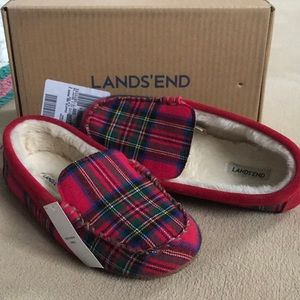COPY - Land’s End Youth Slippers. Size 5.